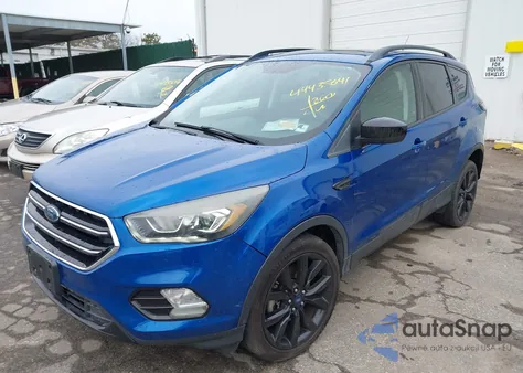 2017 Ford Escape Se из США, поврежденный, VIN 1FMCU9GD7HUB34552